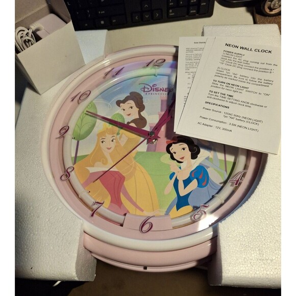 Disney Princess Neon Wall Clock Pink Glow Box 2005 Cinderella Snow White Belle.. - Picture 14 of 16
